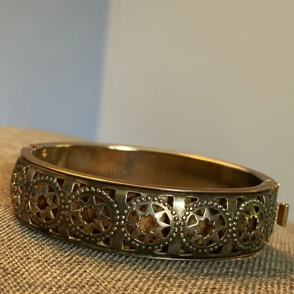 Vintage Two-tone Star/Floral Braclet - Picture 3 of 6